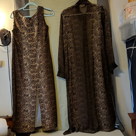 Dress - Picture 2 of 4